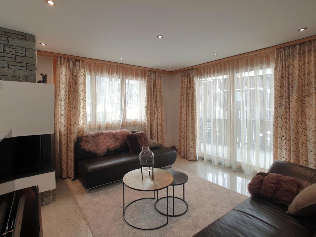Aramis Lodge room 1