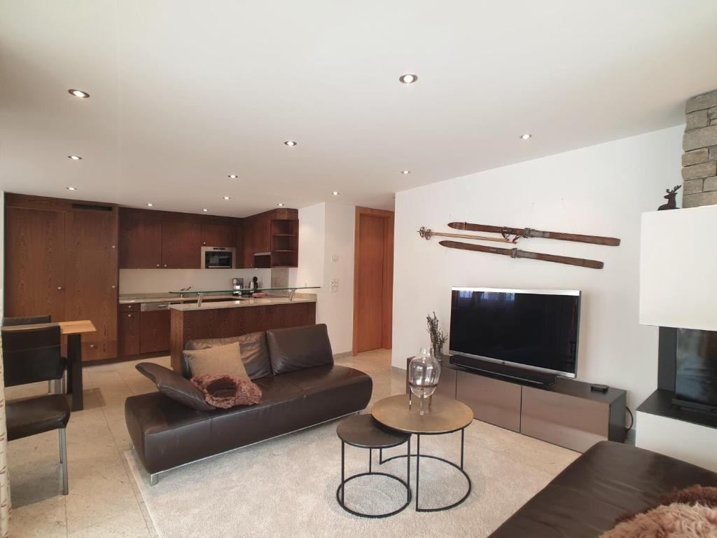Aramis Lodge room 2